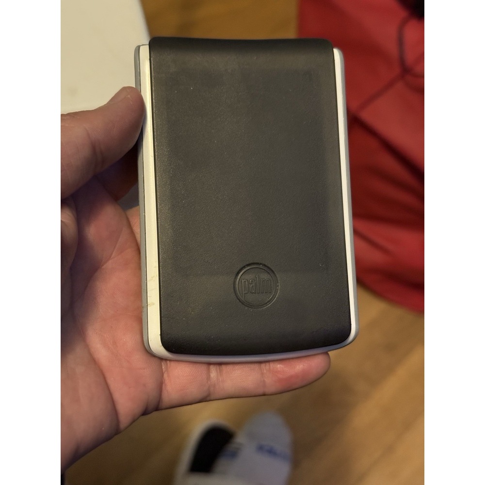 Palm Zire , White & Gray 8MB Handheld Touchscreen Display  ( No Power )  Asis